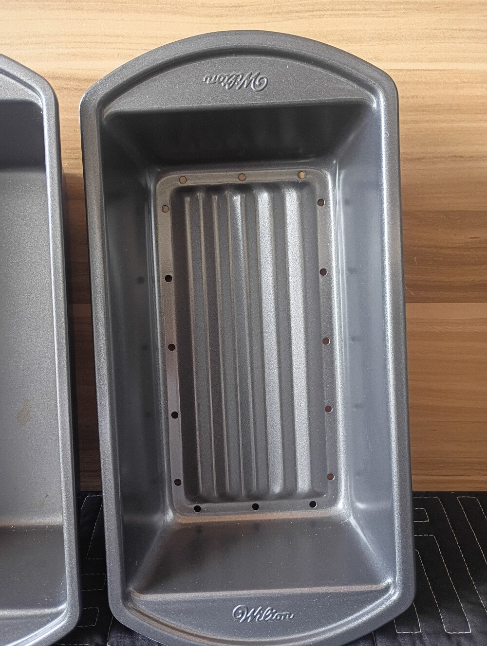 Wilton 2-Piece Non-Stick Meatloaf Pan Set - Picture 5 of 14